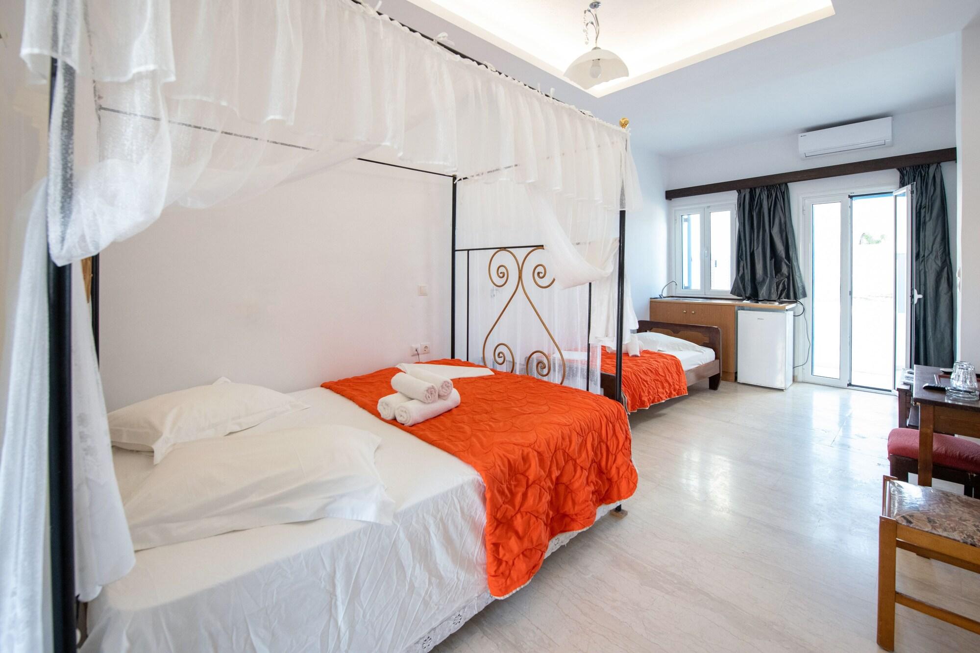Hotel Lodos Картерадос Екстериор снимка