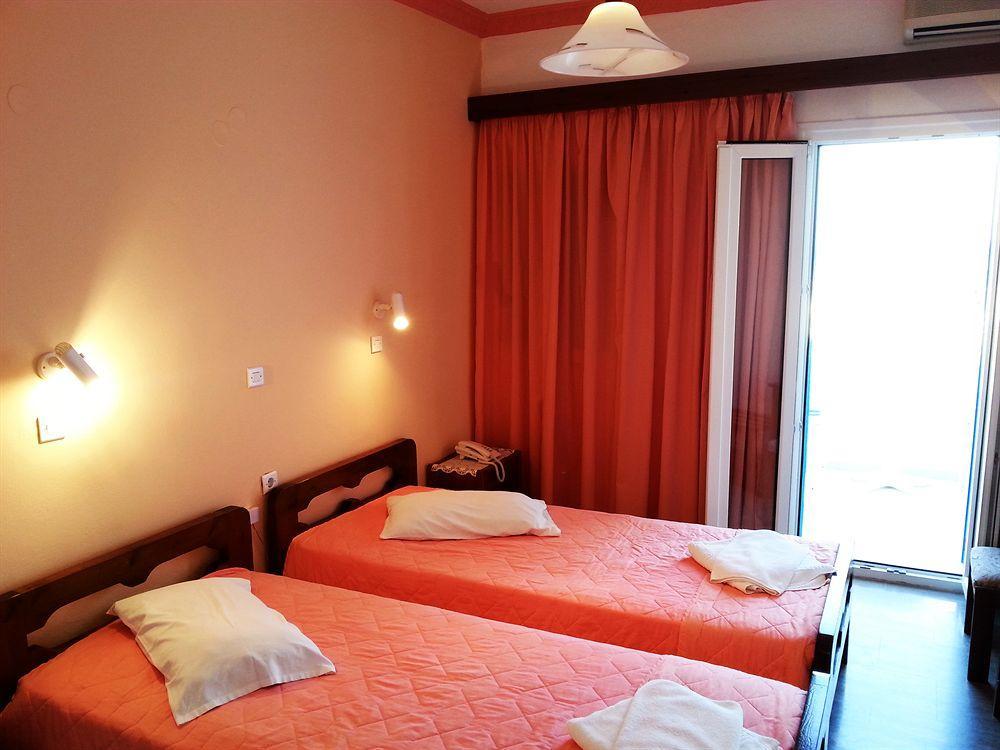 Hotel Lodos Картерадос Екстериор снимка