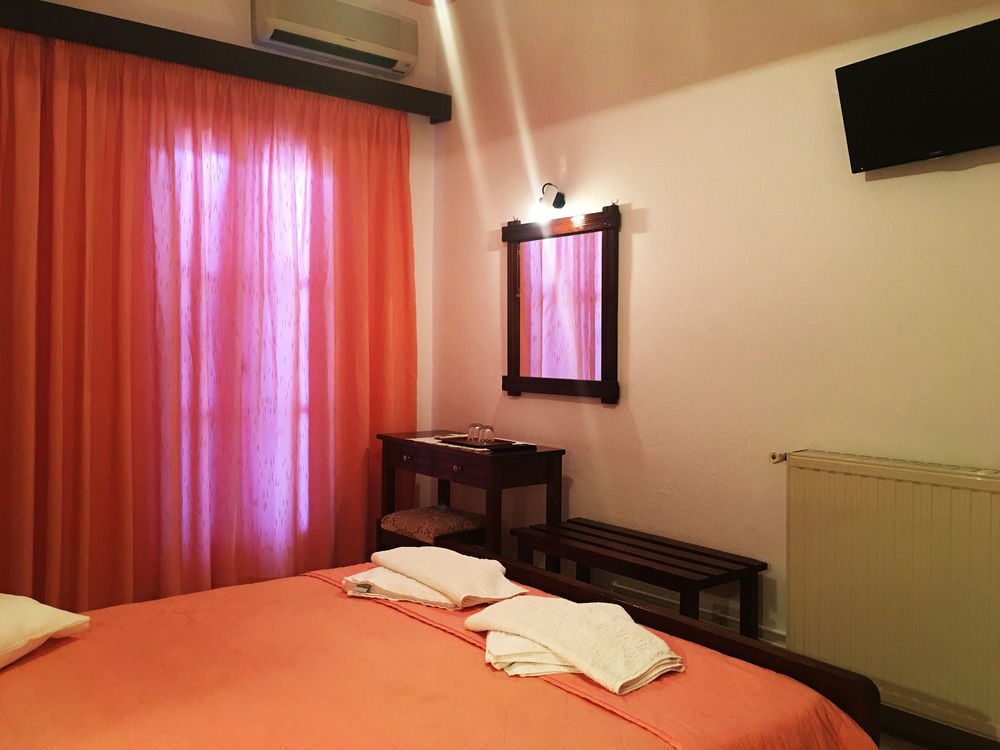 Hotel Lodos Картерадос Екстериор снимка
