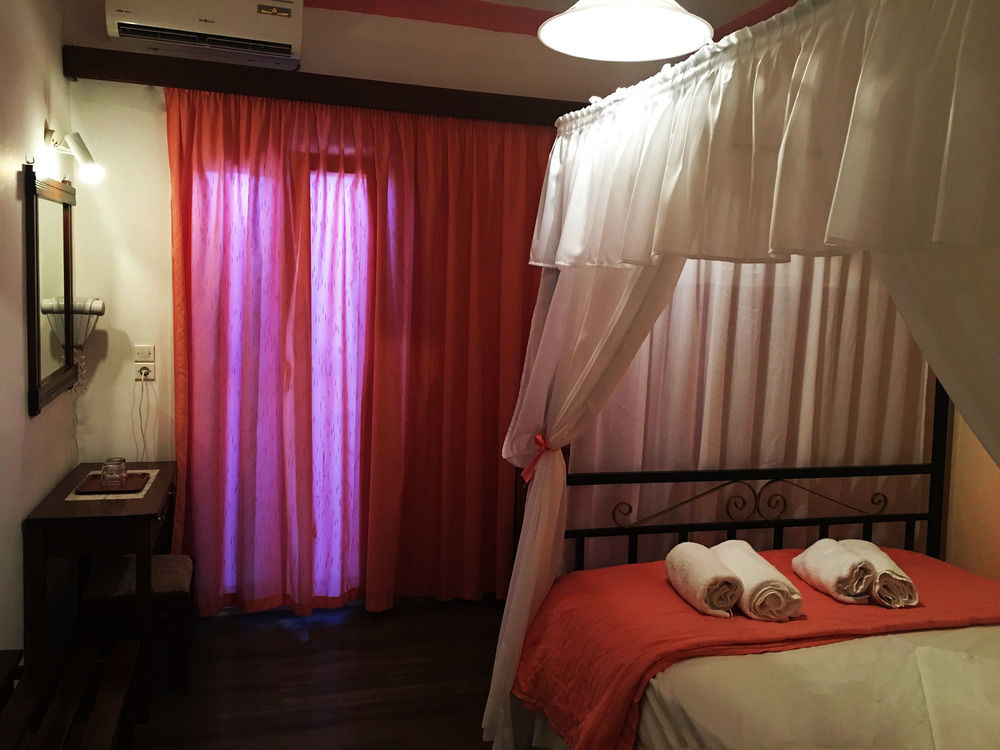 Hotel Lodos Картерадос Екстериор снимка