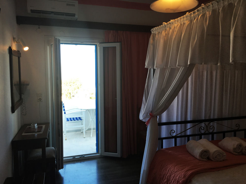 Hotel Lodos Картерадос Екстериор снимка