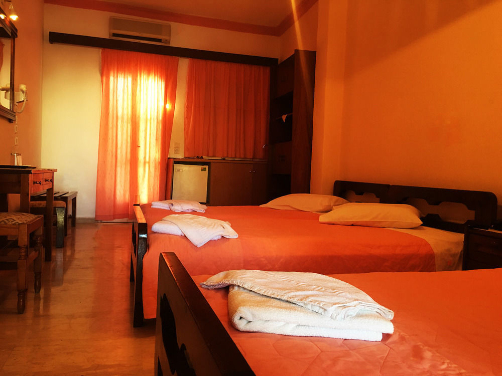 Hotel Lodos Картерадос Екстериор снимка
