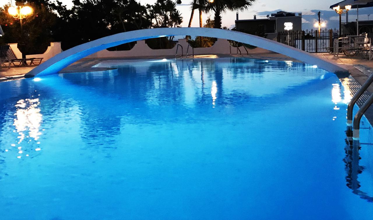 Hotel Lodos Картерадос Екстериор снимка