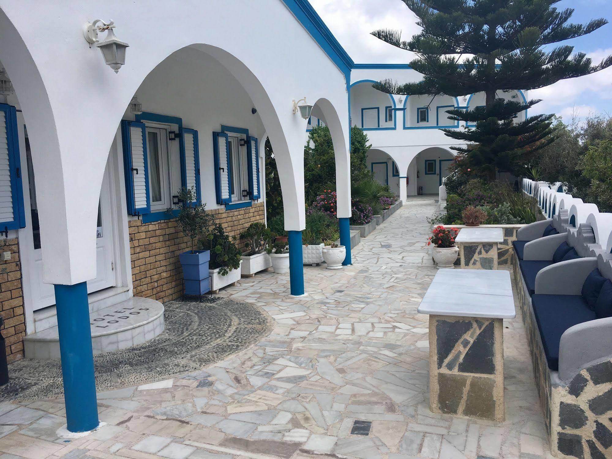 Hotel Lodos Картерадос Екстериор снимка