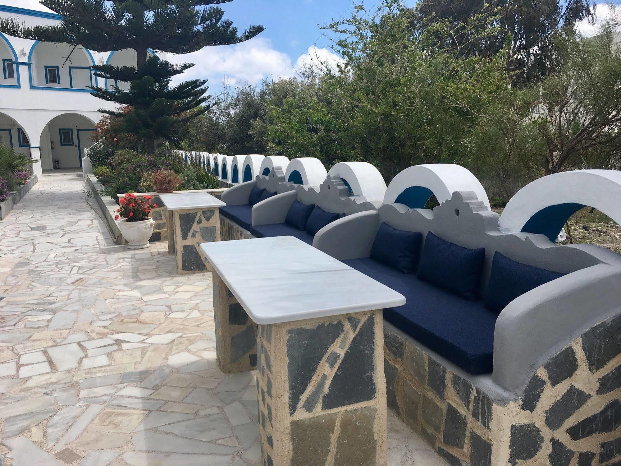 Hotel Lodos Картерадос Екстериор снимка